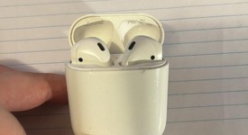 Used
													Apple AirPods 2nd Gen - Lightning Case, photo 3 of 3