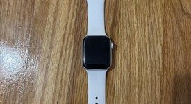Fair
													Apple Watch SE 2nd Gen 44mm - Silver, A2723 - GPS, Aluminum, photo 1 of 7