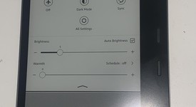 Mint
													Amazon Kindle Oasis 10th Gen - Gray, 32 GB, WiFi Only, photo 3 of 9