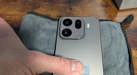 Mint
													Oppo Find X9 Pro - Unlocked Non-US, Titanium Charcoal, 512 GB, 16 GB, photo 2 of 6