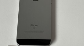 Good
													Apple iPhone SE 1st Gen 2016 - Unlocked, Grey, 32 GB, A1662, photo 4 of 8