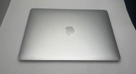 Fair
													MacBook Pro 2018 (With Touch Bar) - 13" - I7, Silver, 512 GB, 16 GB, photo 2 of 11