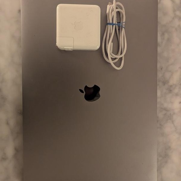 MacBook Pro 2019 - 16 inch - 512 GB, Gray, 16 GB, Intel Core i7