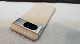 Mint
													Google Pixel 8 - Unlocked, Rose, 128 GB, 8 GB, G9BQD, Sub-6 5G, photo 4 of 5