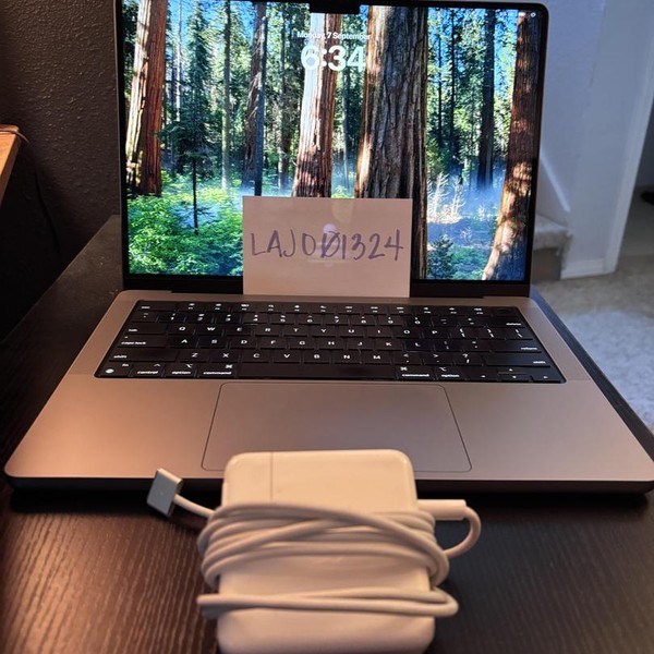 MacBook Pro 2021 - 14 inch - 512 GB, Silver, 16 GB, Apple M1 Pro 8-core