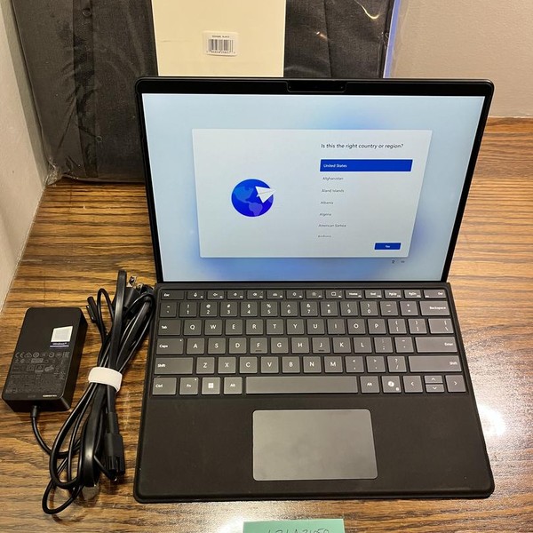 Microsoft Surface Pro X - SQ1, Black, 256 GB, 16 GB, GSM Unlocked