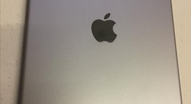 Mint
													Apple iPad 6th Gen - Unlocked, Gray, 32 GB, A1954, photo 3 of 7