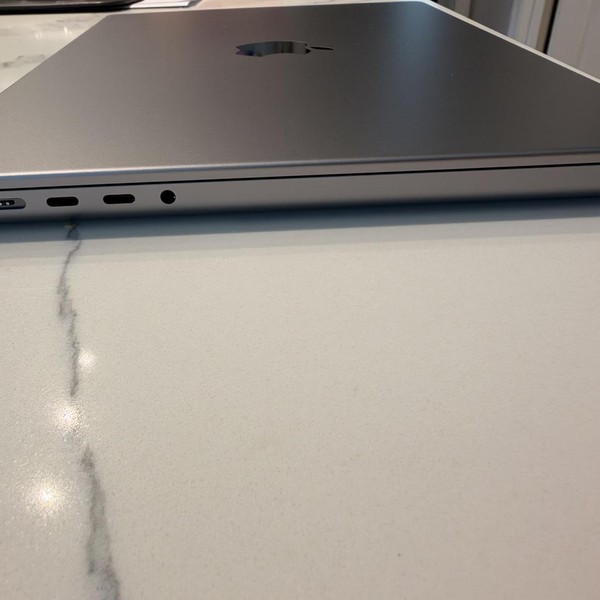 MacBook Pro 2021 - 14 inch - 512 GB, Gray, 16 GB, Apple M1 Pro 8-core