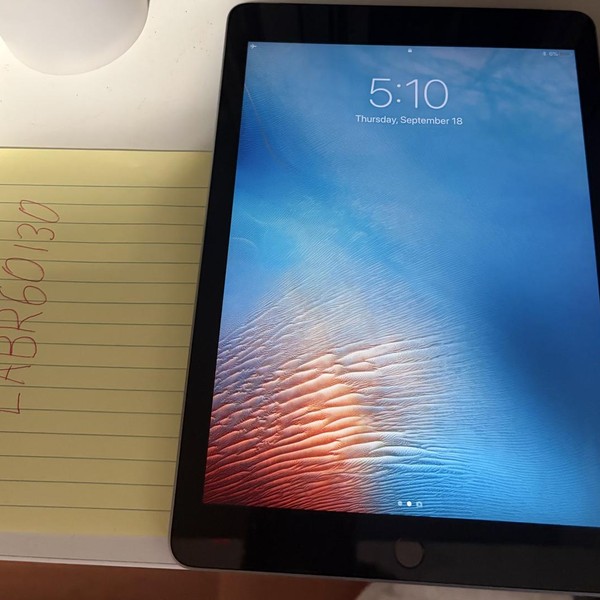 Apple iPad 6th Gen - Verizon, 128 GB, Silver, A1954