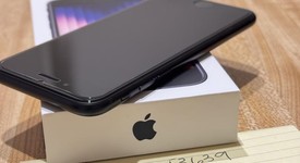 Mint
													Apple iPhone SE 3rd Gen 2022 - Unlocked, Midnight, 64 GB, A2595, photo 4 of 13