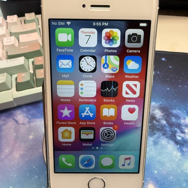 Apple iPhone 5S - Unlocked, 32 GB, Silver, A1533, GSM