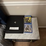 Mint PlayStation 4 Pro - 1 TB, Black, Standard