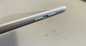 Mint
													Apple iPad 5th Gen - Wi-Fi, Silver, 32 GB, A1822, photo 5 of 6