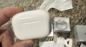 Used
													Apple AirPods Pro 2 - Lightning, photo 3 of 13
