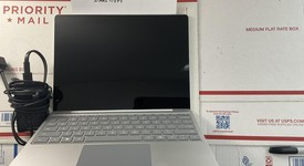 Good
													Microsoft Surface Laptop Go - I5, Platinum, 256 GB, 8 GB, photo 1 of 9