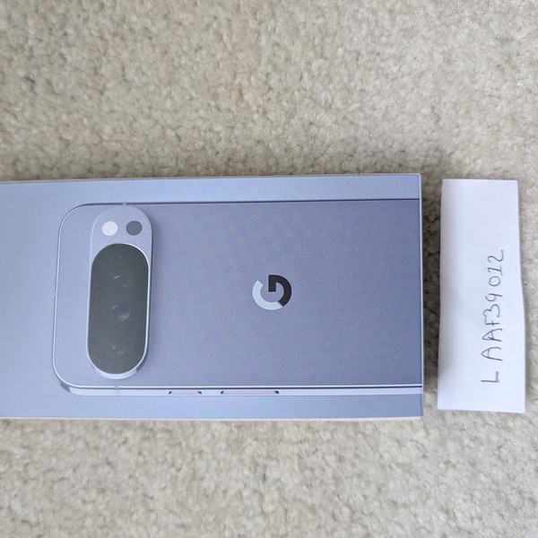 Google Pixel 10 Pro XL - Unlocked, 256 GB, Moonstone, GUL82