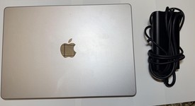 Good
													MacBook Pro 2021 - 14" - Apple M1 Pro 8-core, Silver, 512 GB, 16 GB, photo 3 of 10