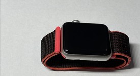 Good
													Apple Watch Series 3 42mm - Unlocked, Silver, A1861, Nike, photo 3 of 9