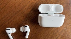 Used
													Apple AirPods Pro - Wireless Case, photo 2 of 7
