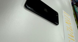 Mint
													Apple iPhone SE 3rd Gen 2022 - Unlocked, Midnight, 64 GB, A2595, photo 3 of 7