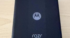 Mint
													Motorola Razr Plus (2024) - Unlocked, Navy Blue, 256 GB, 12 GB, photo 5 of 8