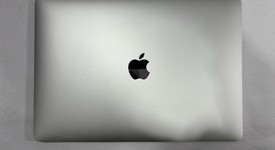 Good
													MacBook Air 2020 - 13" - I5, Silver, 256 GB, 8 GB, photo 5 of 10