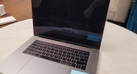 Good
													MacBook Pro 2017 (With Touch Bar) - 15" - I7, Gray, 512 GB, 16 GB, photo 4 of 5
