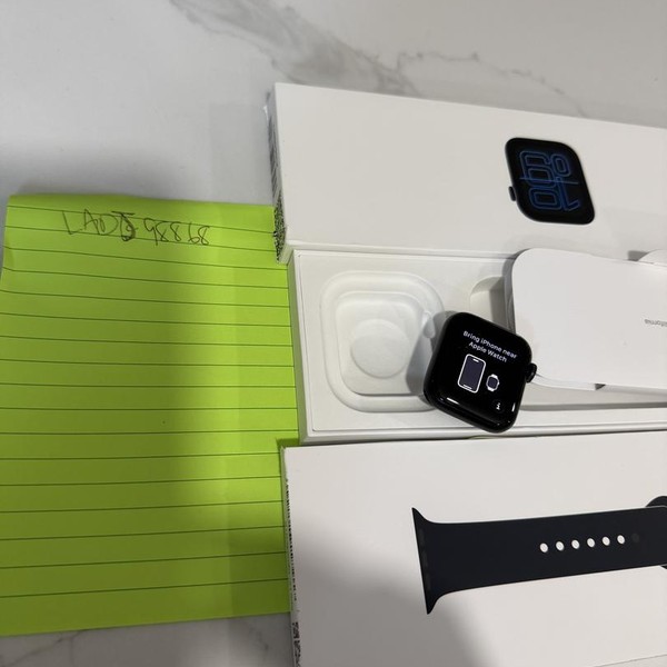 Apple Watch SE 3rd Gen 40mm - Midnight, A3324 - GPS