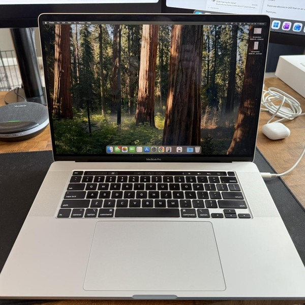 MacBook Pro 2019 - 16 inch - I7, Silver, 512 GB, 16 GB