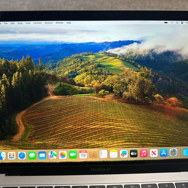 MacBook Air 2018 - 13 inch - 128 GB, Gray, 8 GB, Intel Core i5