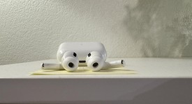 Used
													Apple AirPods Pro 1st Gen - Wireless Case, photo 1 of 2