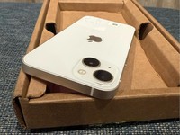 Apple iPhone 13