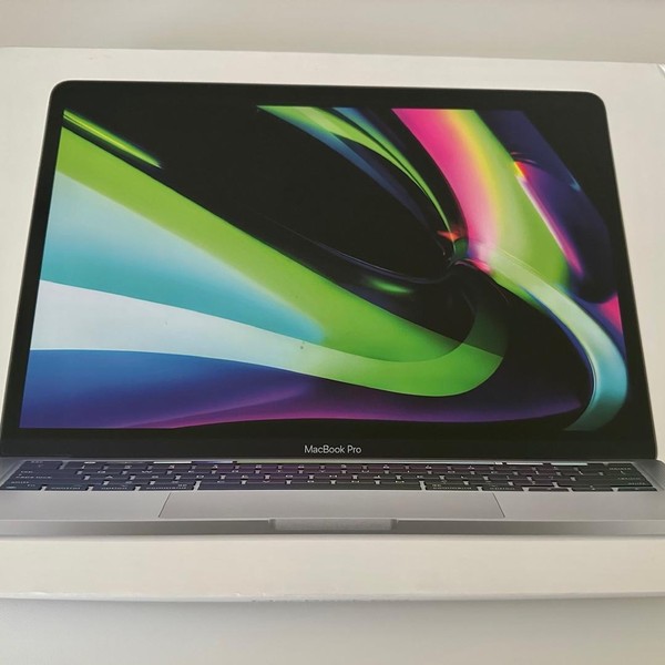 MacBook Pro 2022 - 13 inch - 256 GB, Gray, 8 GB, Apple M2