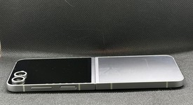 Fair
													Samsung Galaxy Z Flip6 - Unlocked, Silver, 512 GB, 12 GB, SM-F741U1, photo 2 of 3