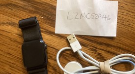 Good
													Apple Watch SE 1st Gen 40mm - Gray, A2351 - GPS, Aluminum, photo 1 of 13