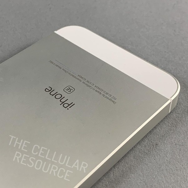 Apple iPhone SE 1st Gen 2016 - Unlocked, Silver, 32 GB, A1662