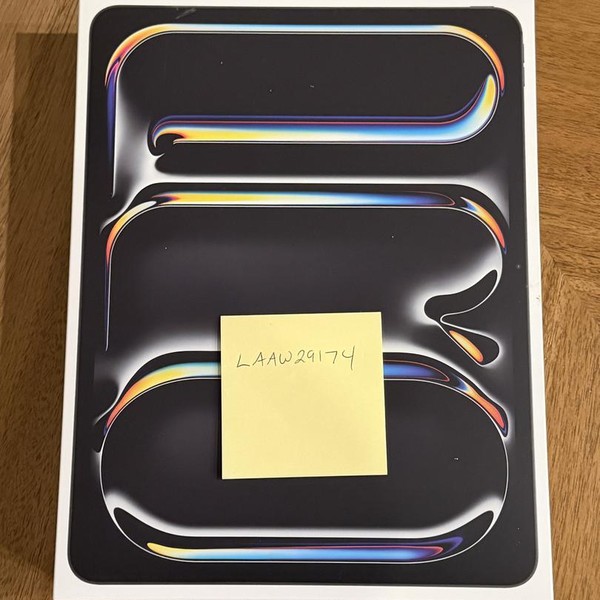 Apple iPad Pro 13 inch (M5) 2025 - Unlocked, 2 TB, Space Black, Apple M5 10-Core, A3361, Standard Glass
