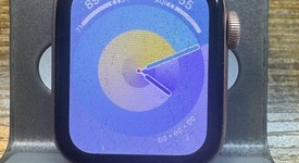 Fair
													Apple Watch SE 1st Gen 40mm - Unlocked, Gold, A2353 - Cellular, Aluminum, photo 1 of 8