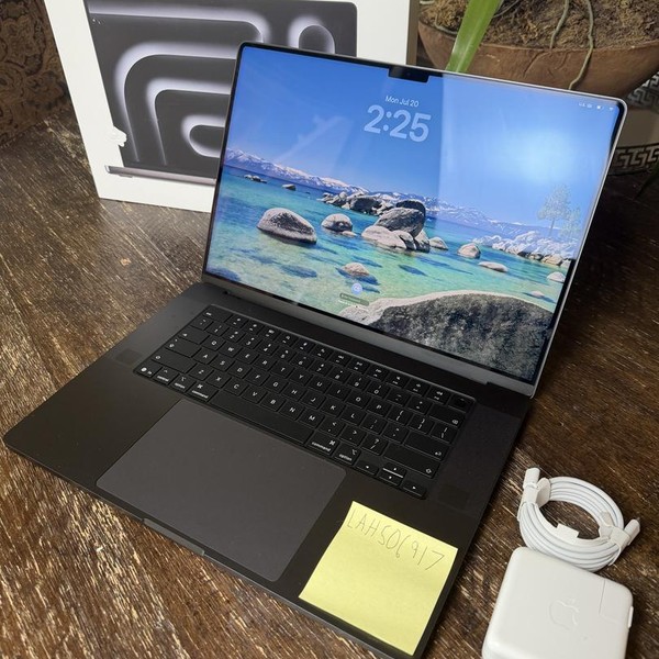 MacBook Pro 2026 - 16 inch (M5) - 2 TB, Space Black, 48 GB, Apple M5 Max 18-core (40-core GPU), Standard Display