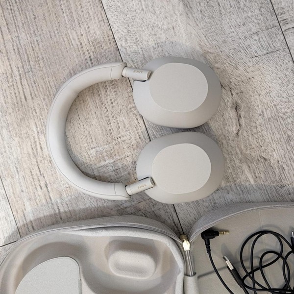 Sony WH-1000XM5 - Silver