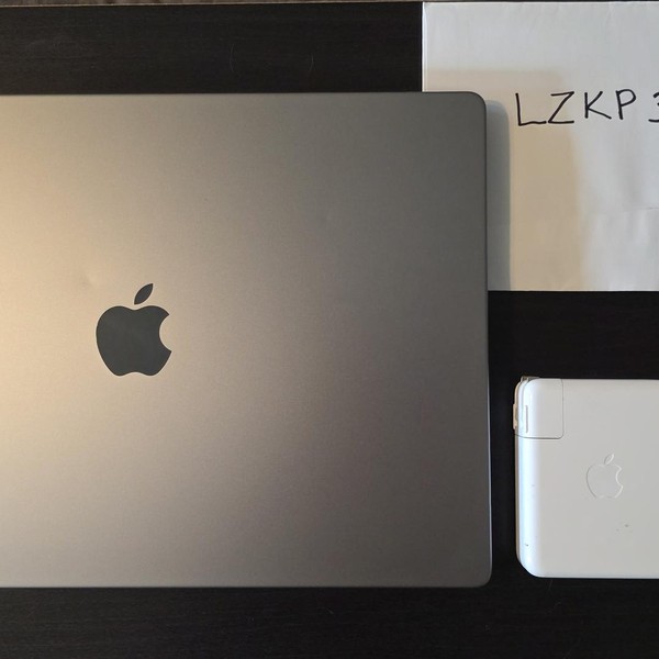 MacBook Pro 2021 - 16 inch - 512 GB, Silver, 64 GB, Apple M1 Max