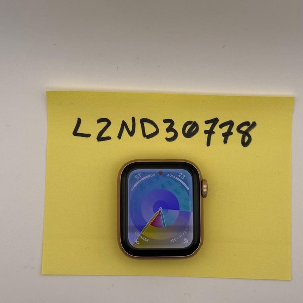 Apple Watch SE 1st Gen 40mm - Gold, A2351 - GPS, Aluminum