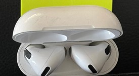 Used
													Apple AirPods 4th Gen - Standard, photo 1 of 5