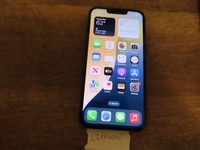 Apple iPhone 13