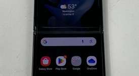 Good
													Samsung Galaxy Z Flip4 5G - Unlocked, Graphite, 256 GB, 8 GB, SM-F721U1, photo 1 of 5