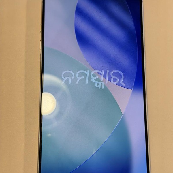 Apple iPhone 17 - Unlocked, 256 GB, White, A3258