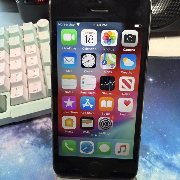 Apple iPhone 5S - Cricket, 16 GB, Grey, A1533