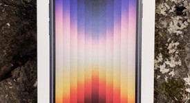 New
													Apple iPhone SE 3rd Gen 2022 - Unlocked, Midnight, 64 GB, A2595, photo 2 of 4
