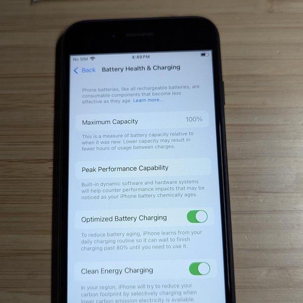 Apple iPhone SE 3rd Gen 2022 - Unlocked, 128 GB, Midnight, A2595