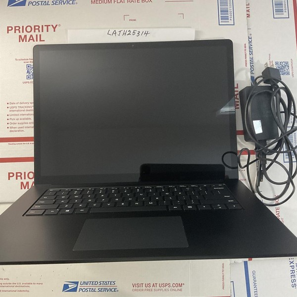 Microsoft Surface Laptop 3 - 256 GB, Black, 16 GB, Intel Core i7, 15 inch